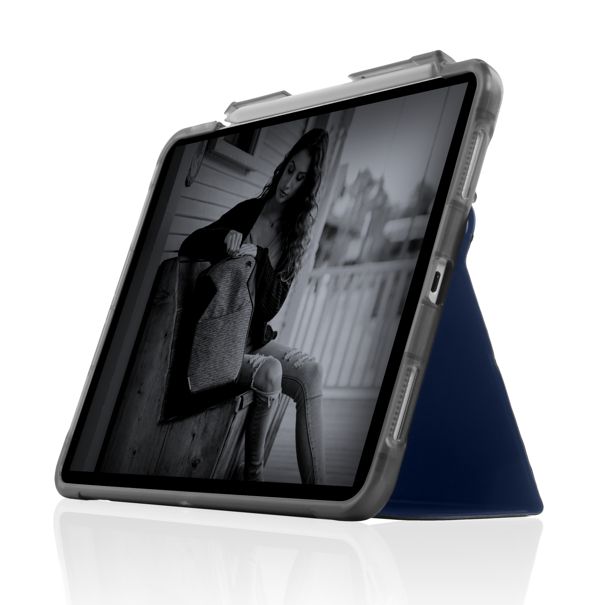 Dux_Studio_Midnight_Blue_iPad_